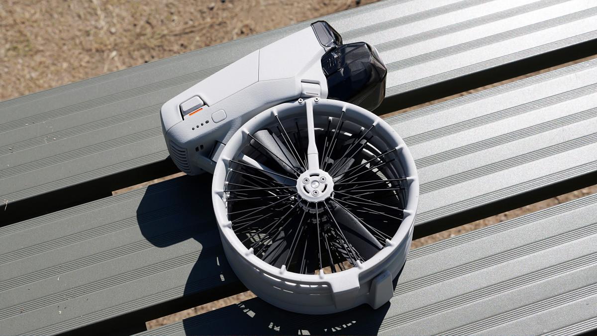 I tested the shooting capabilities of the DJI Flip, a foldable mini drone that looks like a small handheld fan. - GIGAZINE