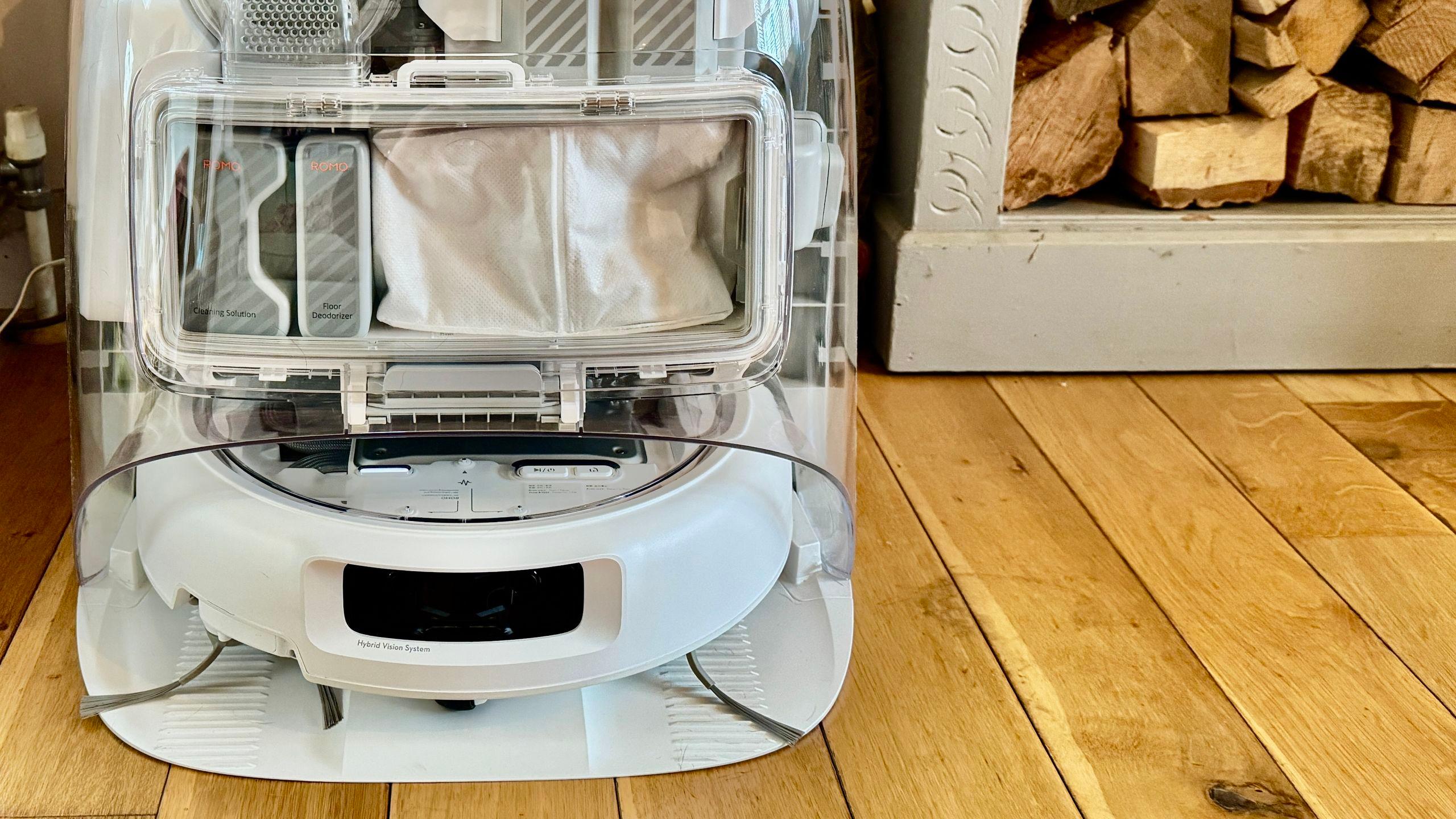 DJI Romo P vs Roborock Saros 10R — which robot vacuum comes out on top when it comes to dodging obstacles? I put them to the test