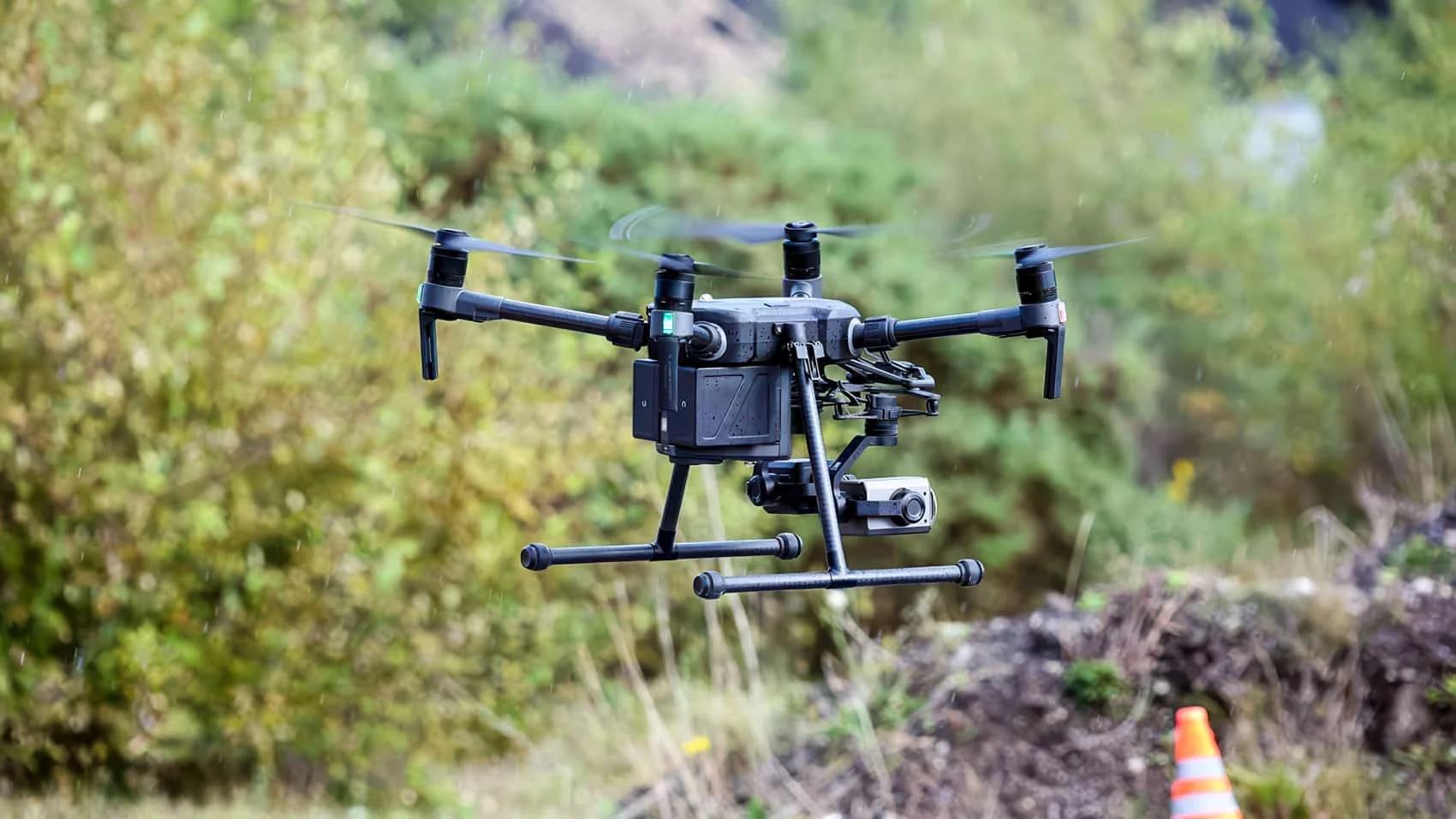 DJI Matrice 300 Recovers Stolen Telehandler - DroneXL.co