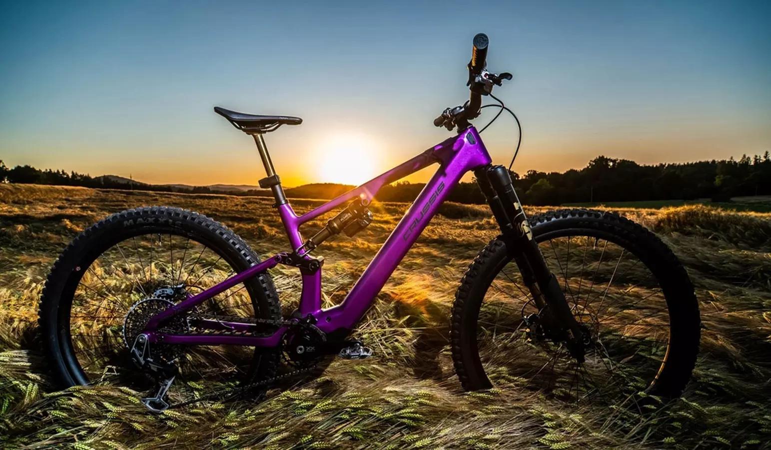 Carbon frame, DJI motor, and a USB port that charges your laptop: Crussis launches the e-Full 12.11 Pro X - Gagadget.com