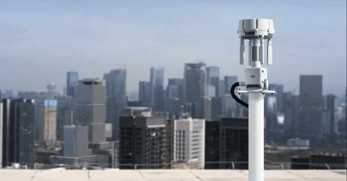 DJI unveils new signal-boosting O4 Ground Station for drones - DroneDJ